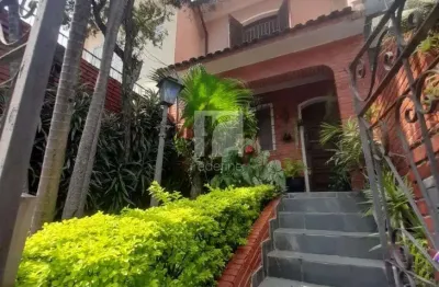 Sobrado com 115m² na aclimação com 03 quartos sendo 01 suíte, garagem para 02 carros. venda: r$ 1.590.000,00