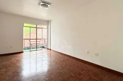 Oportunidade!!! apartamento localizado no bairro são mateus, perto de tudo!