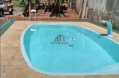 Casa com 2 quartos para alugar no Guajuviras, Canoas 