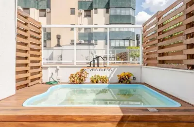 Casa em condomínio localizada no bairro chácara das pedras/porto alegre