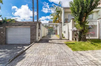 Sobrado em condomínio, 3 Quartos, 2  vagas, Bairro Xaxim. Curitiba. PR