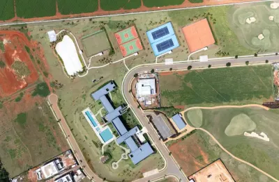 Terreno em condomínio fechado com centro náutico exclusivo e campo de golfe