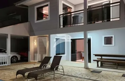 Casa com 3 quartos à venda na travessa júlio veiga mendes, 89, bockmann, paranaguá, 182 m2 por r$ 1.550.000