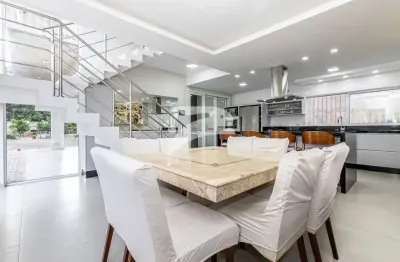 Casa com 2 quartos à venda na rua antônio kolody, 144, butiatuvinha, curitiba, 290 m2 por r$ 1.390.000
