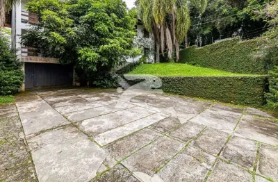 Casa com 5 quartos à venda na rua major saul de carvalho chaves, 515, santa cândida, curitiba, 440 m2 por r$ 1.490.000