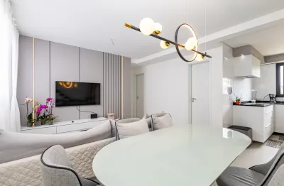 Excelente cobertura semi nova  com 2 vagas de garagem paralelas