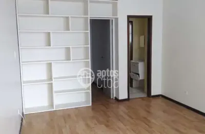 Sala comercial à venda na rua cândido de leão, 45, centro, curitiba por r$ 189.000