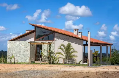 Casa no alta vista condomínio serrano em lagoa nova