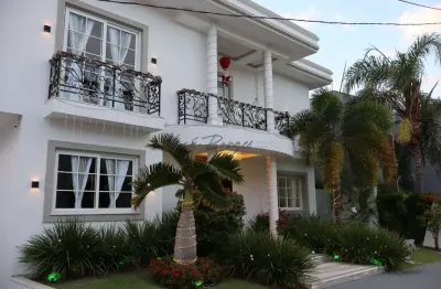 Casa de alto padrão com 4 suítes no bosque dos poetas