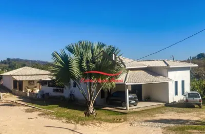 Sítio para locação - 4 quartos, 2 banheiros, 2.000m² - ipê amarelo, esmeraldas/mg.