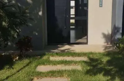3 dormitórios,  2 banheiros , sala ampla, cozinha funcional