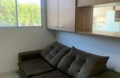 2 dormitórios com armários embutidos, 1 banheiro com box e gabinete, sala com painel, cozinha com armários e gabinete,  condomínio completo