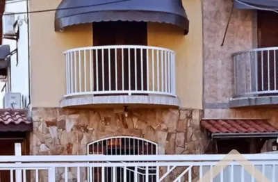 Casa com 3 quartos à venda na Rua Arthur Rodrigues Alcântara, 35, Jardim Vila Galvão, Guarulhos