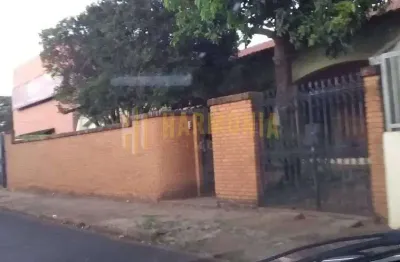 Casa com 3 quartos à venda no Centro, Araraquara 
