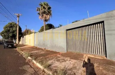 Otima casa a venda ou locacao na vila harmonia com mais de 2.000 m2 de terreno