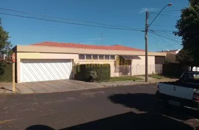 Casa com 3 quartos à venda no Centro, Araraquara 