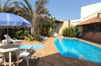 Casa comercial à venda na Cidade Jardim, Araraquara 