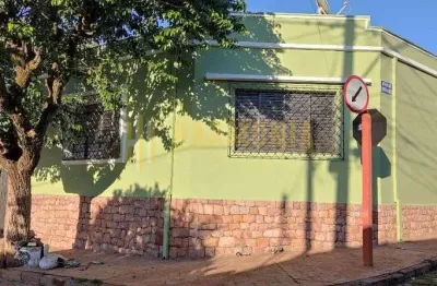 Casa com 3 quartos para alugar no Centro, Araraquara 