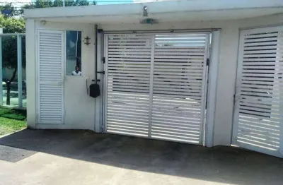 RES.SANCHEZ Ap 35m² 1/4 sendo 1 Suite com planejados Prox UFMT