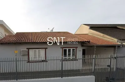 Casa com 4 quartos para alugar na cornélio procópio, 126, aurora, londrina por r$ 4.900