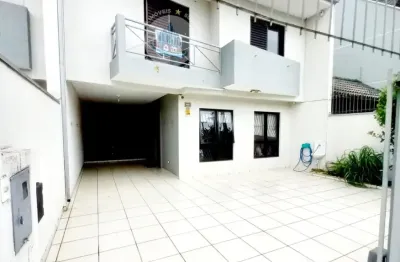 Porteira fechada-sobrado lindo-bairro portão curitiba-pr
