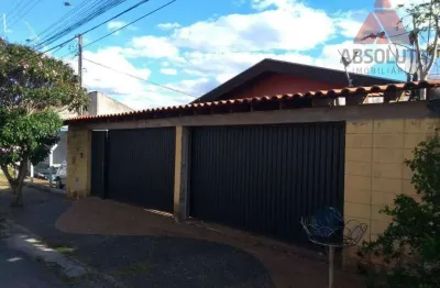 Excelente casa em terreno de 324m² com 03 dormitórios (01 suíte)