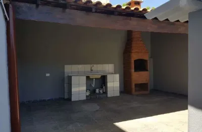 Casa com três quartos 200 metros de terreno - localização previlegiada em americana