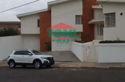 Imperdível: casa à venda no centro de salto-sp, com 2 quartos, 1 suíte, 2 salas, 4 banheiros e 238m² de área!
