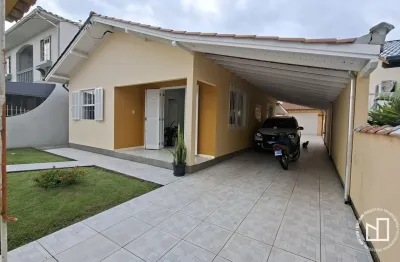 Casa com 2 quartos à venda na Rua José Favarim, 120, Monte Castelo, Tubarão