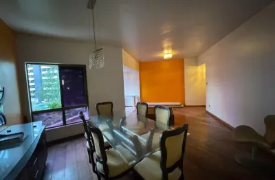 Apartamento com quatro quartos para venda no bairro pituba