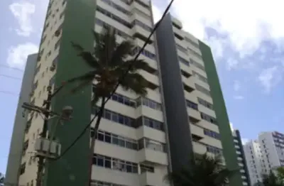 Apartamento com quatro quartos para venda no bairro pituba