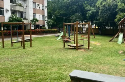 Apartamento Três Quartos sendo Uma Suíte para Venda no Imbuí