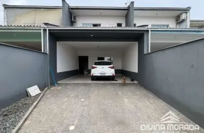 Geminado para Venda em Joinville, Iririú, 3 dormitórios, 1 suíte, 3 banheiros, 2 vagas