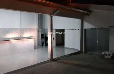 Casa com 3 quartos para alugar na rua 4, 8957, centro, rifaina por r$ 2.000 por dia