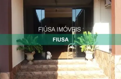 Casa com 4 quartos à venda na rua affonso delloiágono, 1, parque residencial cândido portinari, ribeirão preto, 300 m2 por r$ 580.000