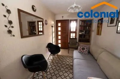 2 casas independentes no mesmo terreno, 1 com 2 quartos e outra com 1 quarto