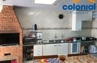 Casa com 04 quartos/01 suíte na região do botujuru.