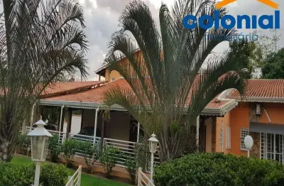 Esplêndida casa 700mts com 4 dormitórios/2suítes em meio a uma grande área verde e muito mais