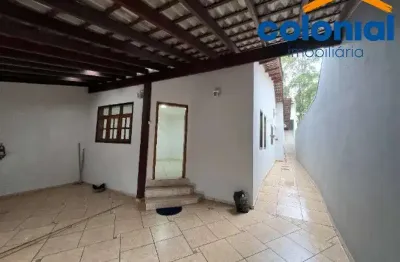 Casa térrea 2 dormitórios, sendo 1 suíte, 2 vagas cobertas, quintal amplo com depósito.jardim itália, várzea paulista