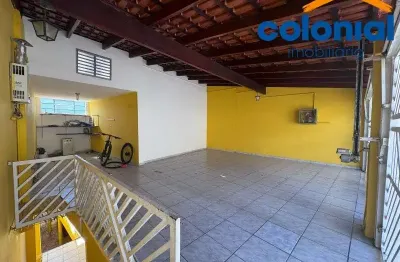 Casa com 3 quartos e mais 2 casas no terreno, com 2 vagas de garagem coberta na agapeama em jundiaí