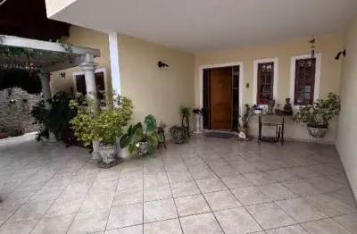 Linda casa com 3 quartos sendo uma suíte, 2 vagas, área gourmet e terraço c/ escritório com linda vista p/ cidade - próximo ao maxi shopping - jundiaí