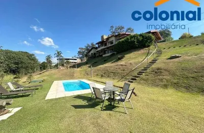 Locação de casa em condomínio fechado: 6 quartos/1 suíte master e piscina no parque da fazenda.