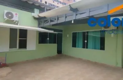 Casa  ampla térrea com 2 quartos sendo 1 suíte e 2 vagas no centro de jundiaí.