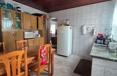 Casa terrea em terreno amplo e plano com 2 quartos mais 2 casas simples, para reforma no jardim do lago em jundiaí