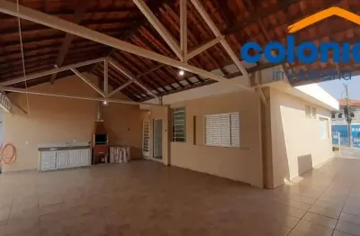 Casa térrea com 2 quartos com churrasqueira e barracão na vila esperança em jundiaí