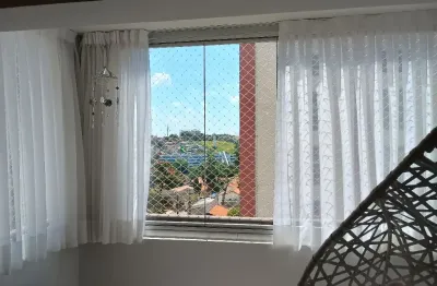 Lindíssimo, ensolarado, reformado, com muitos armários.