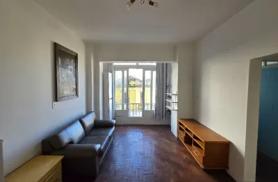 Excelente localização, em frente ao metrô da luz, vista para pinacoteca,
