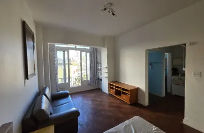 Excelente localização, em frente ao metrô da luz, vista para pinacoteca,