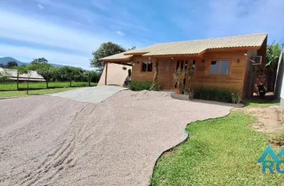 Casa com 2 quartos à venda na rua peixe morcego, 001, ibiraquera, garopaba por r$ 630.000
