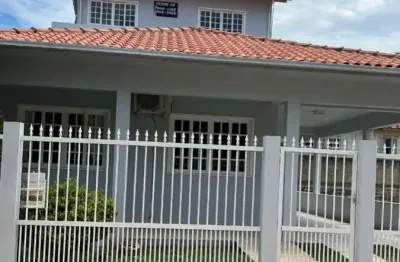 Casa com 4 quartos à venda na rua ruth da cruz secco, 47, centro, imbituba por r$ 1.500.000